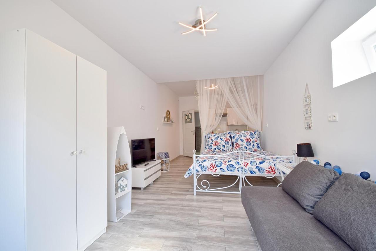 Pensjonat Perelka Apartment อุสตรอเนียมอร์สเกีย ภายนอก รูปภาพ